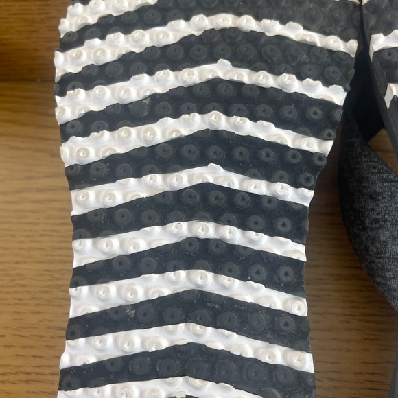 Skechers GoFlex Flexible Flip Flops with Gogamat Technology - Picture 16 of 16